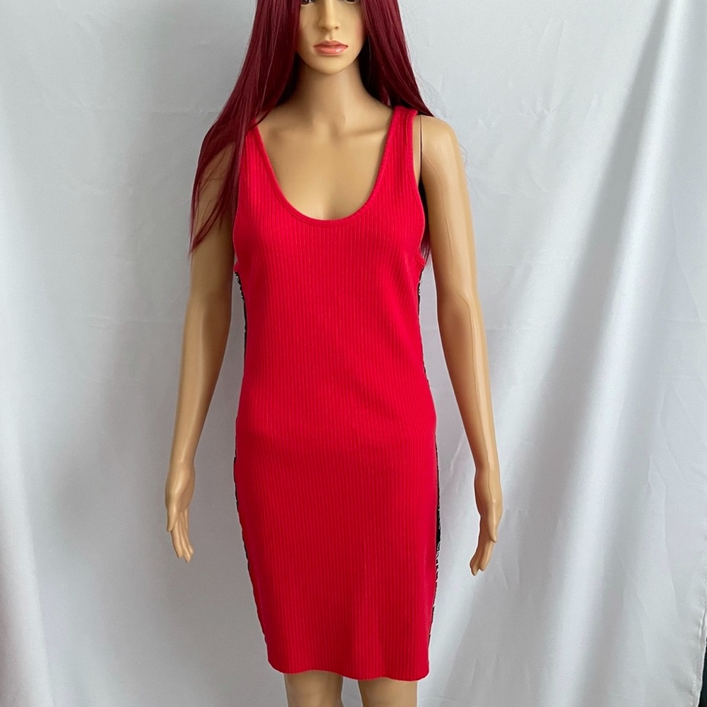 Ribbed graphic bodycon dress - Picture 4 of 8
